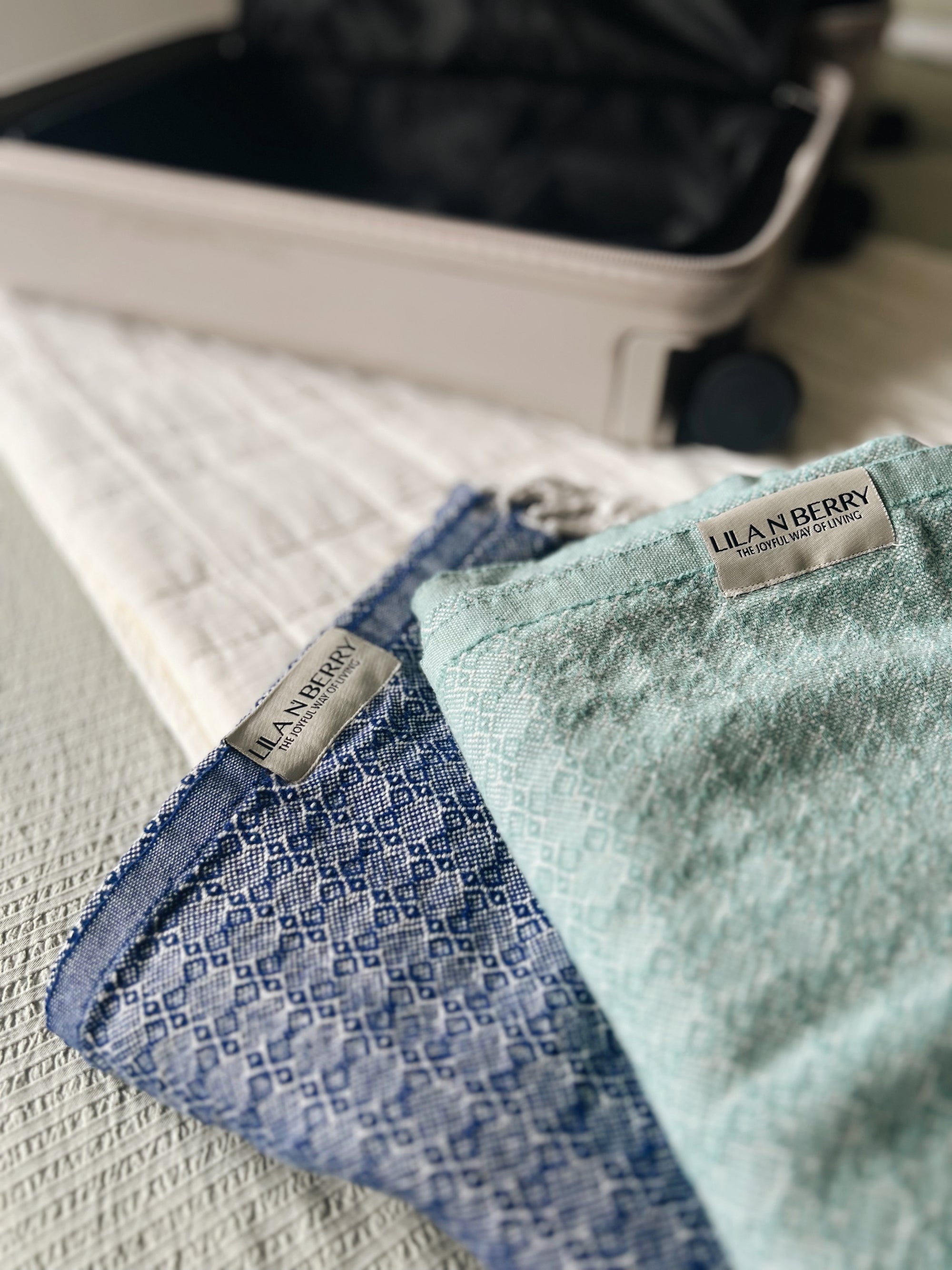 WHY TURKISH TOWELS ARE THE ULTIMATE TRAVEL ESSENTIALS