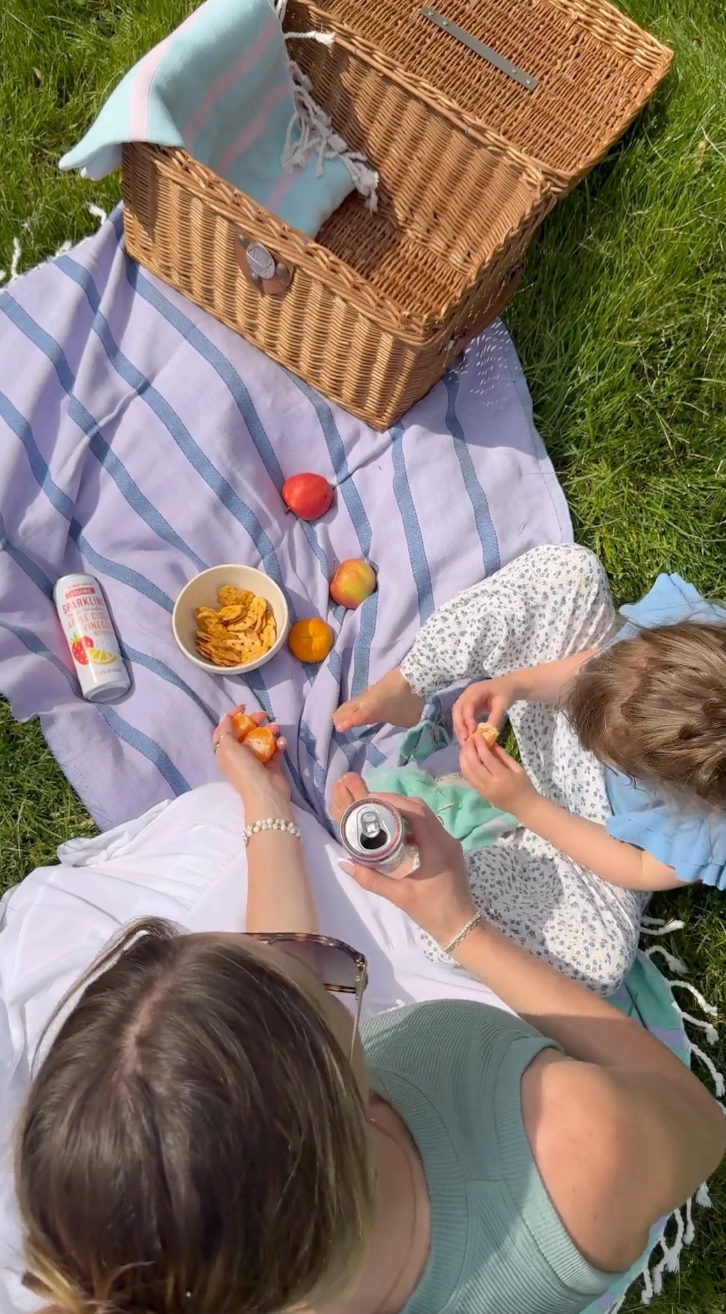 Lane Turkish towel in Peach Cream – User-generated content video showcasing practical use